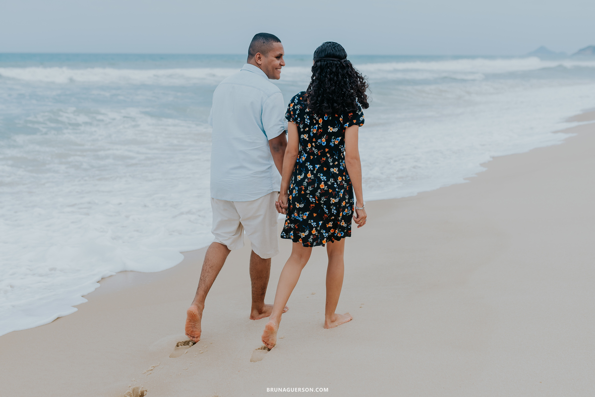 ensaio de casal sessão externa praia ilha 3 recreio dos bandeirantes rj fotografa fotografia 