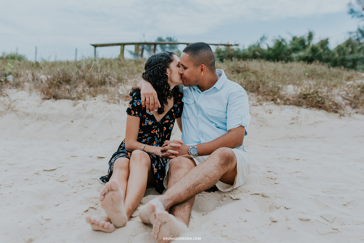 ensaio de casal sessão externa praia ilha 3 recreio dos bandeirantes rj fotografa fotografia 