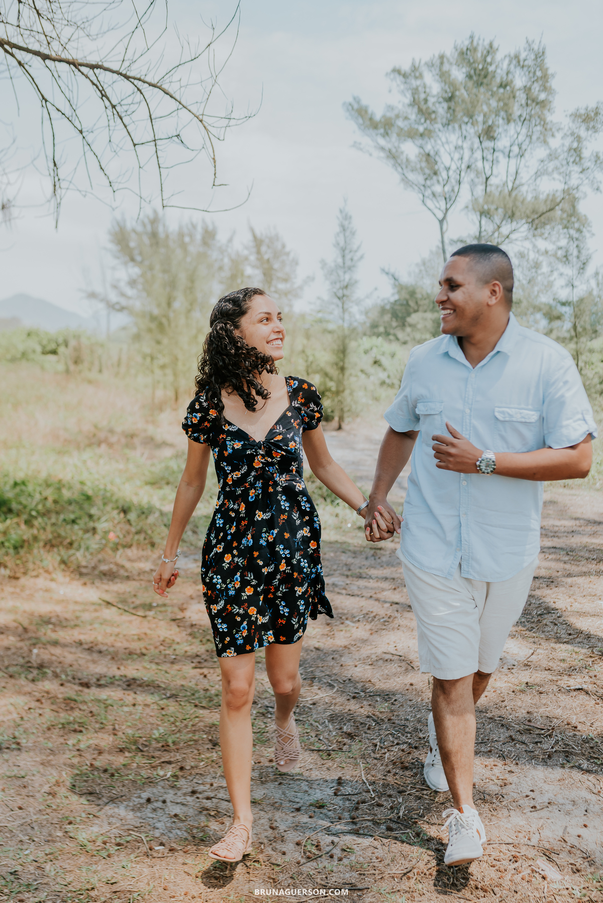 ensaio de casal sessão externa praia ilha 3 recreio dos bandeirantes rj fotografa fotografia 
