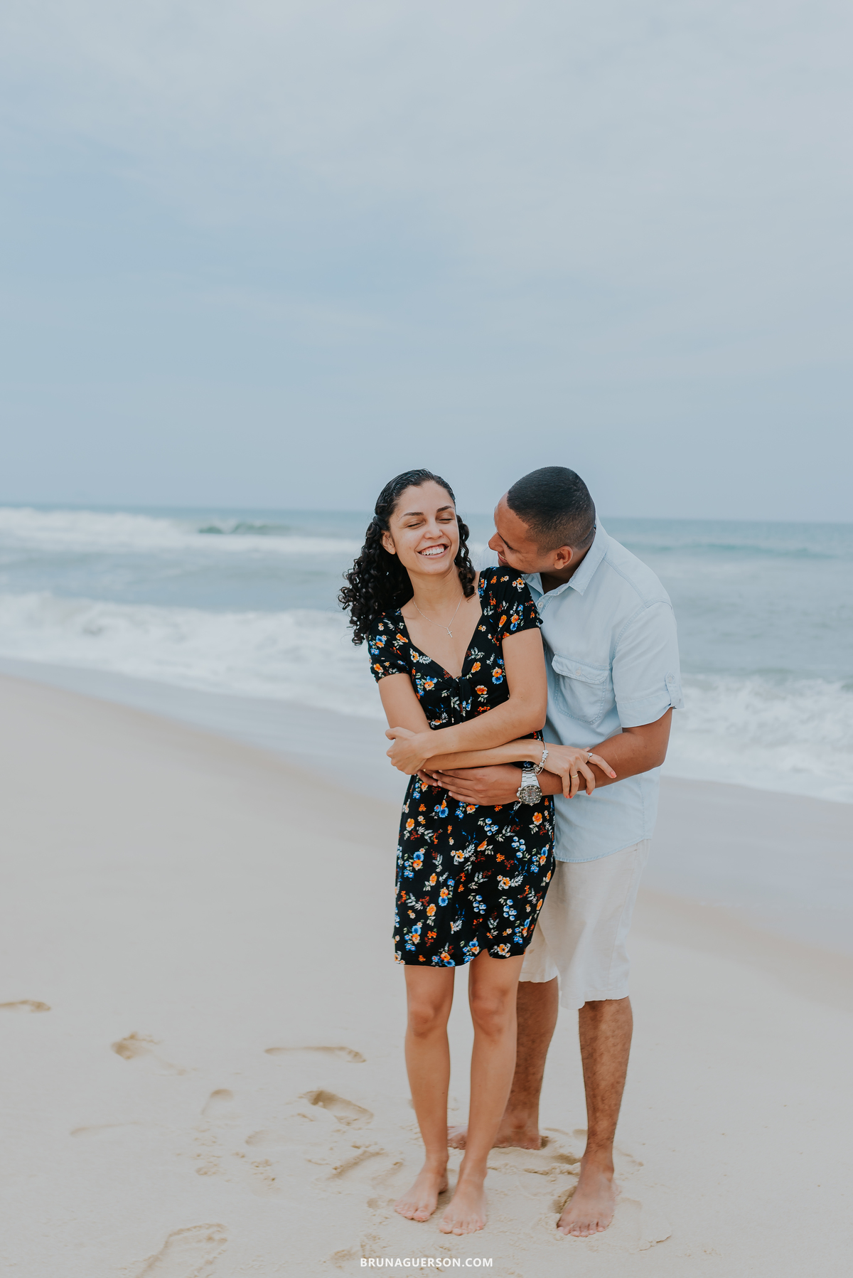 ensaio de casal sessão externa praia ilha 3 recreio dos bandeirantes rj fotografa fotografia 
