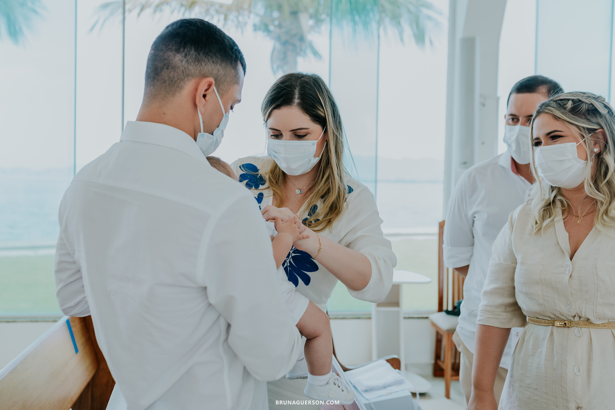 fotografia fotografa batizado capela nossa senhora das graças rio de janeiro ilha do governador rj 