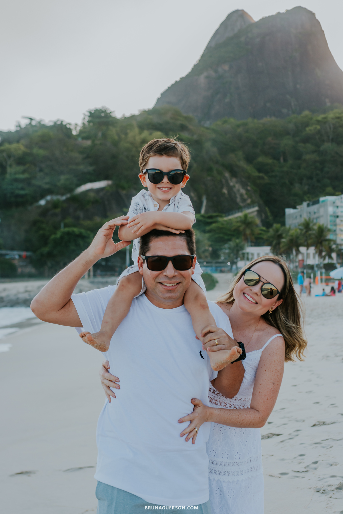 fotografia ensaio familia Leblon praia Rio de Janeiro ao ar livre 