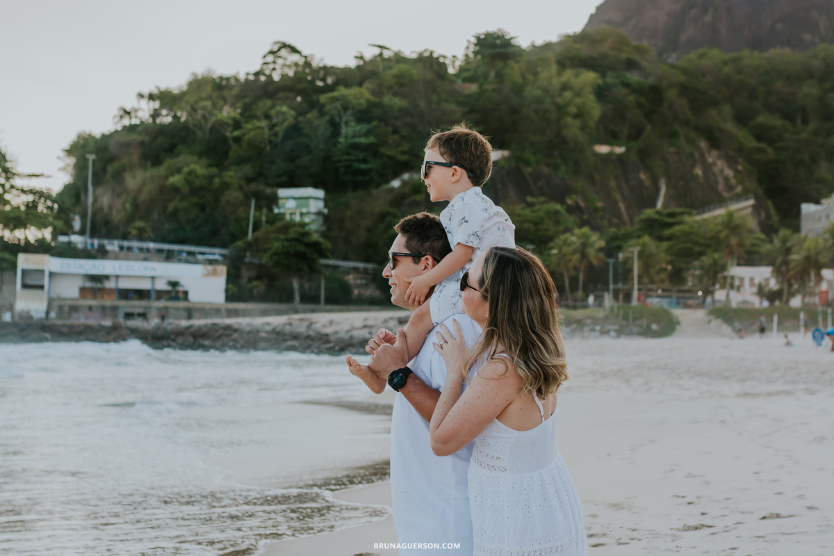 fotografia ensaio familia Leblon praia Rio de Janeiro ao ar livre 