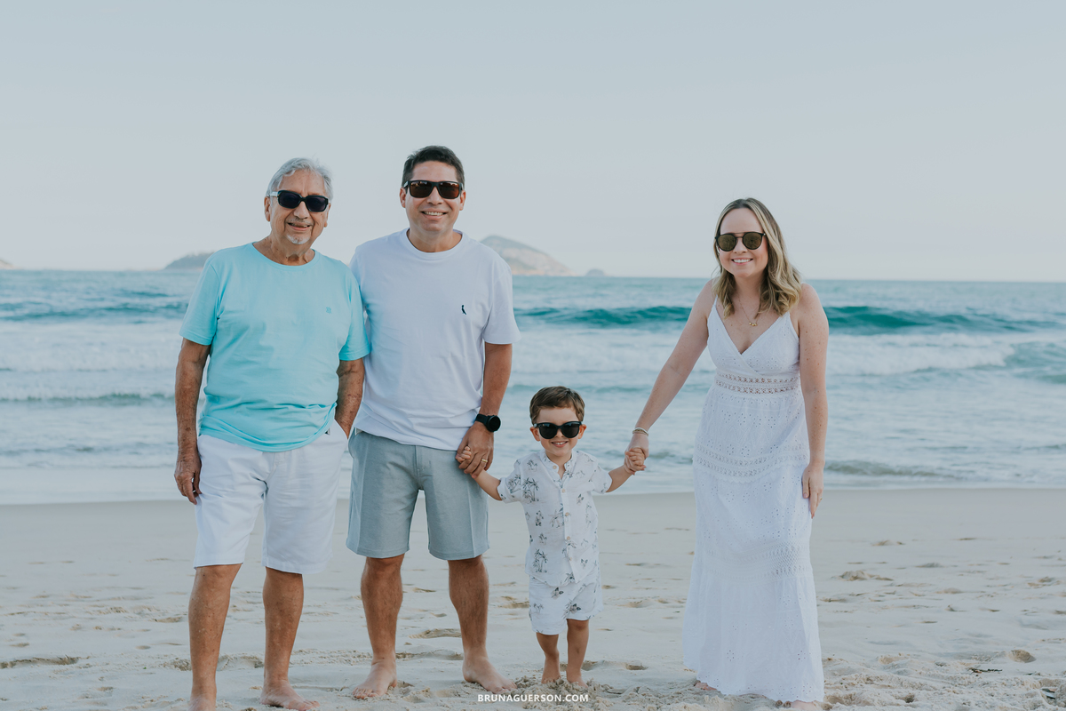 fotografia ensaio familia Leblon praia Rio de Janeiro ao ar livre 