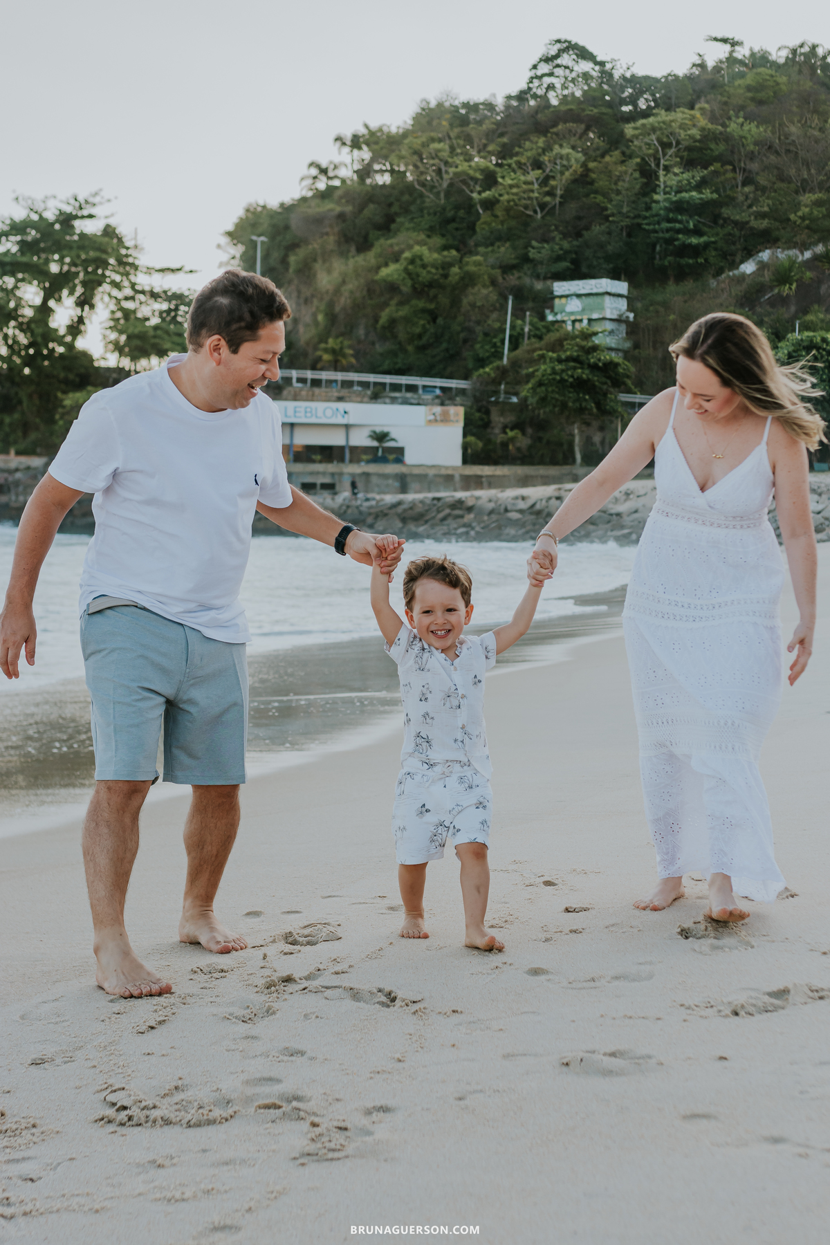 fotografia ensaio familia Leblon praia Rio de Janeiro ao ar livre 