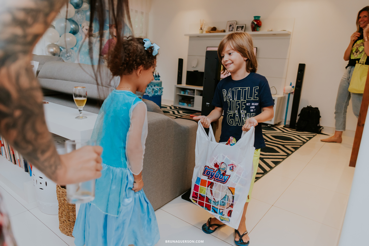 fotografia festa infantil tijuca Rio de Janeiro frozen thais 3 anos em casa