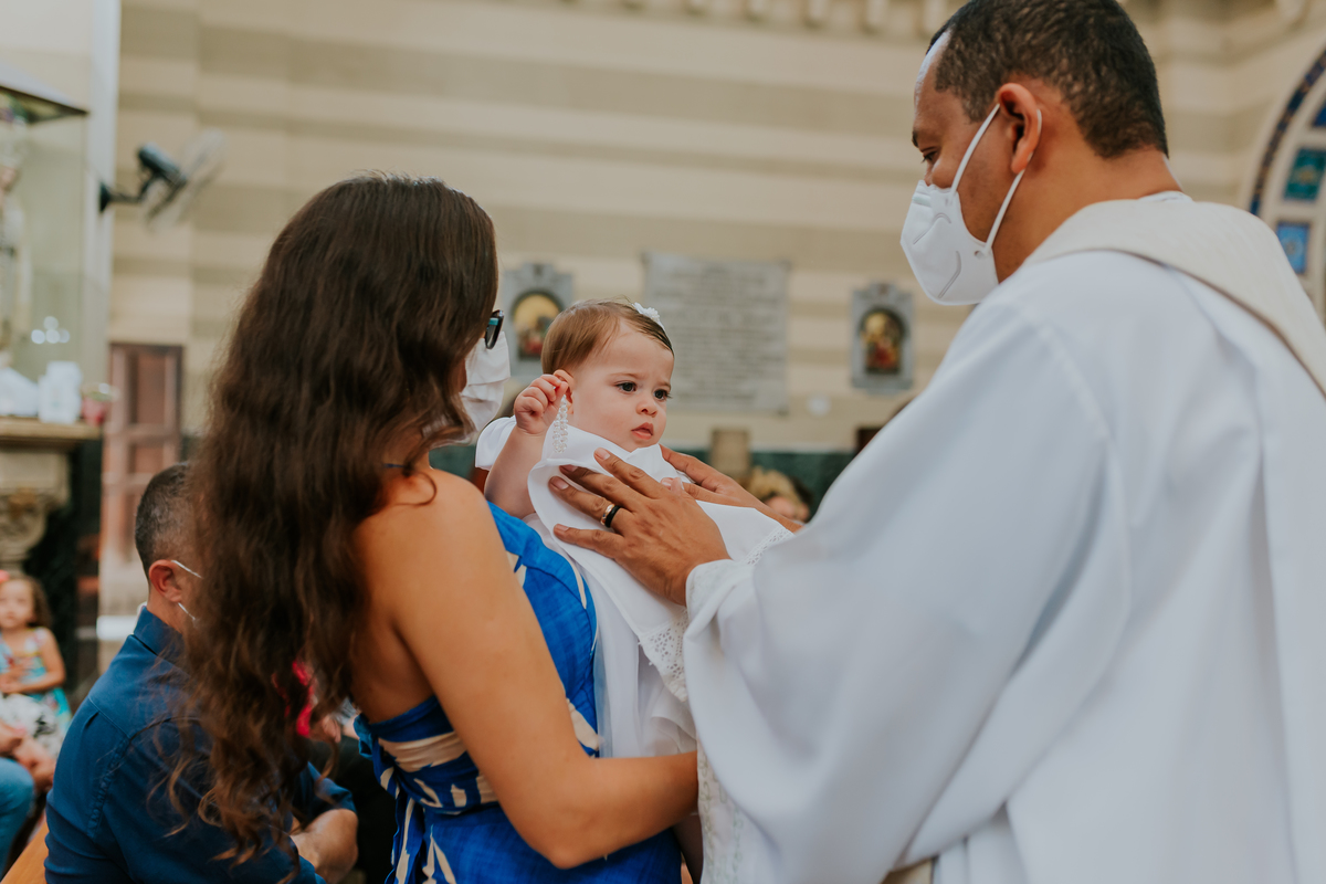 batizado igreja capuchinhos fotografia tijuca Rio de Janeiro Isadora fotografa familia rj 