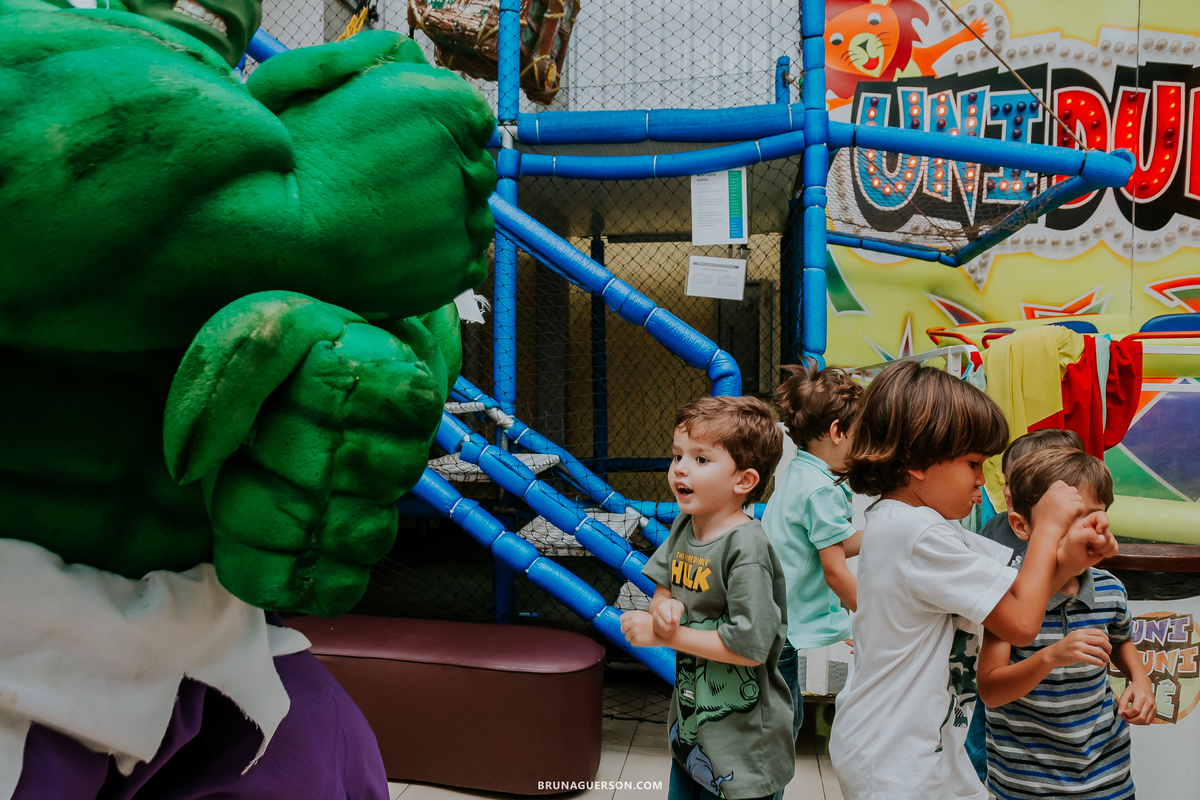 fotografia festa infantil casa de festas uni uni te Rio de Janeiro barra da tijuca lucas 5 anos hulk