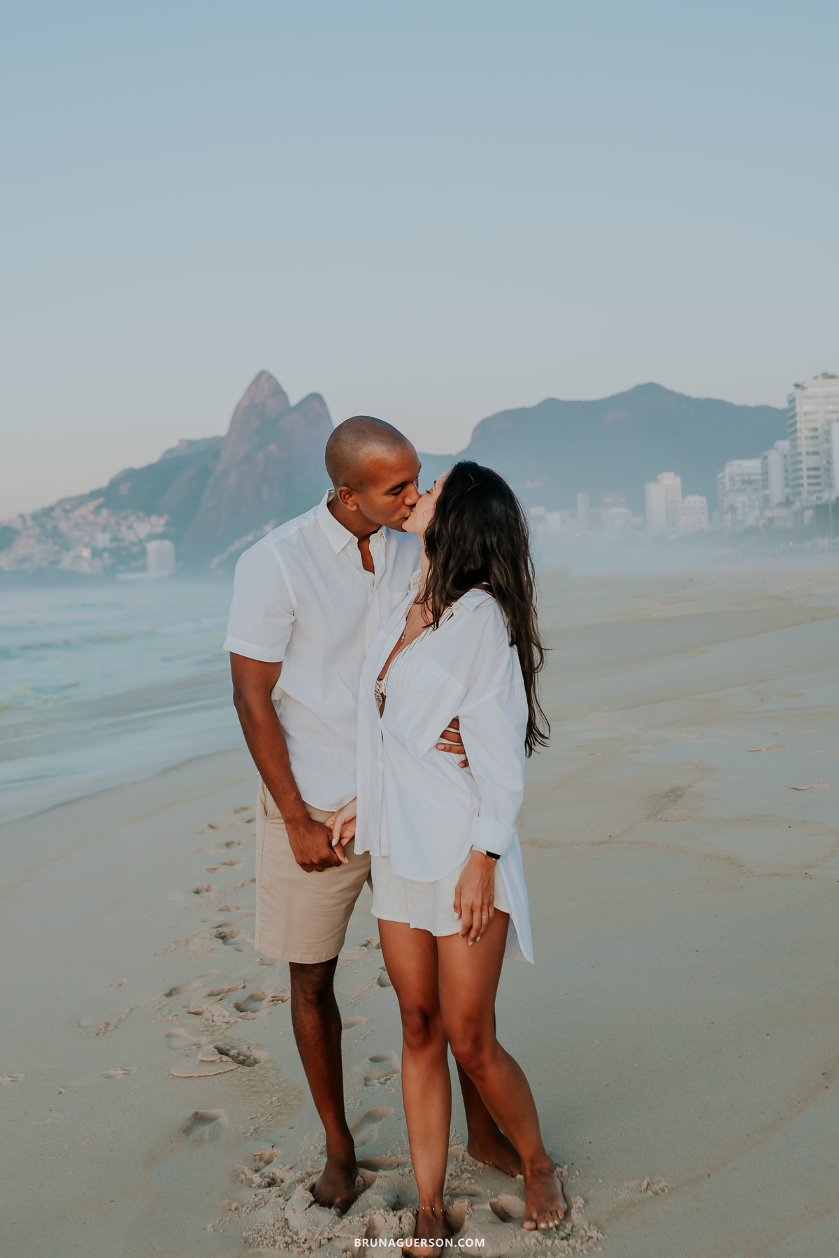 ensaio casal Rio de Janeiro praia Leblon amanhecer rj bruna guerson externo 