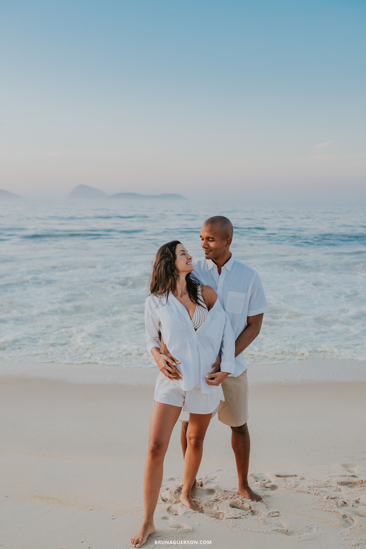 ensaio casal Rio de Janeiro praia Leblon amanhecer rj bruna guerson externo 