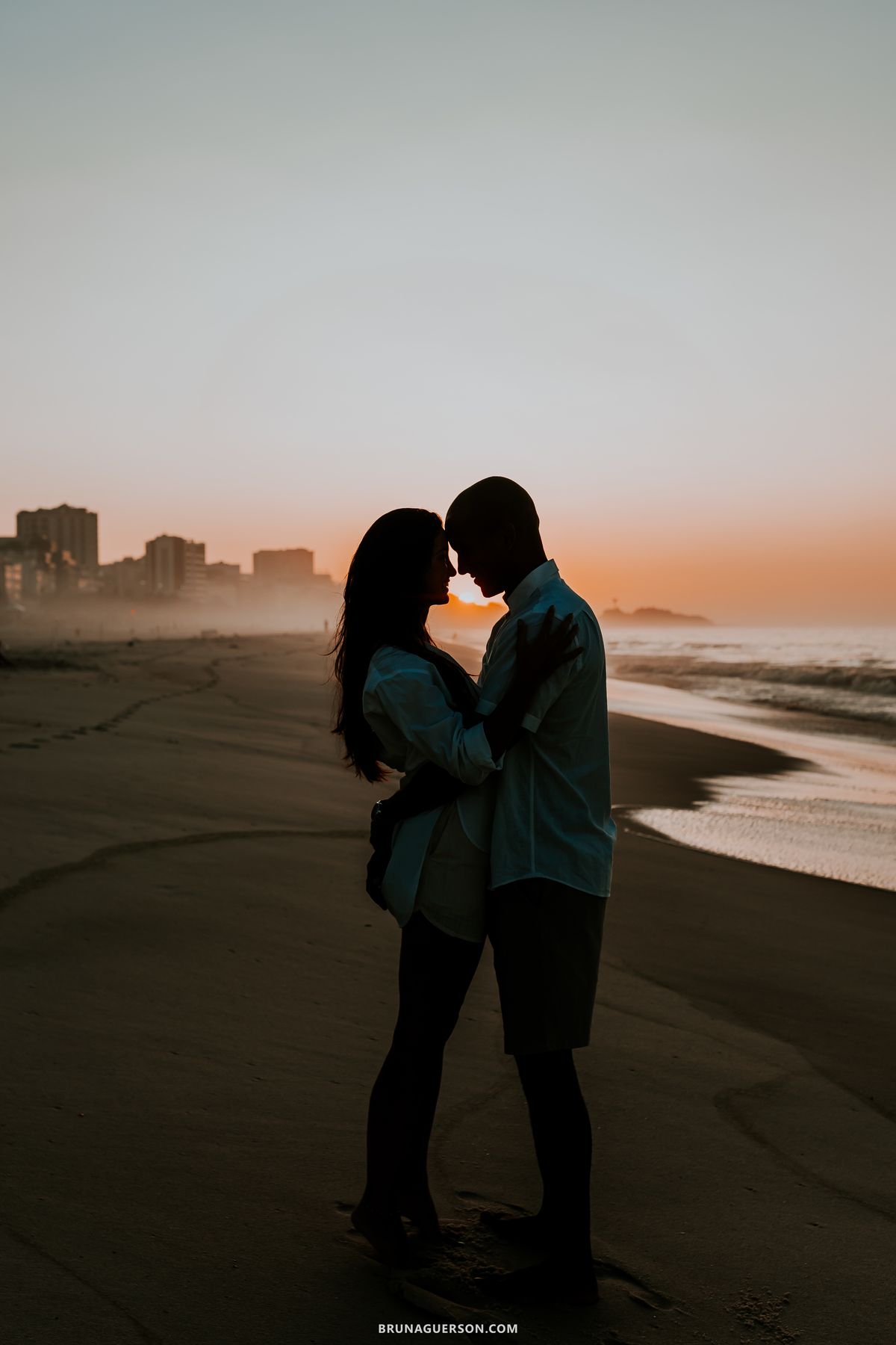 ensaio casal Rio de Janeiro praia Leblon amanhecer rj bruna guerson externo 