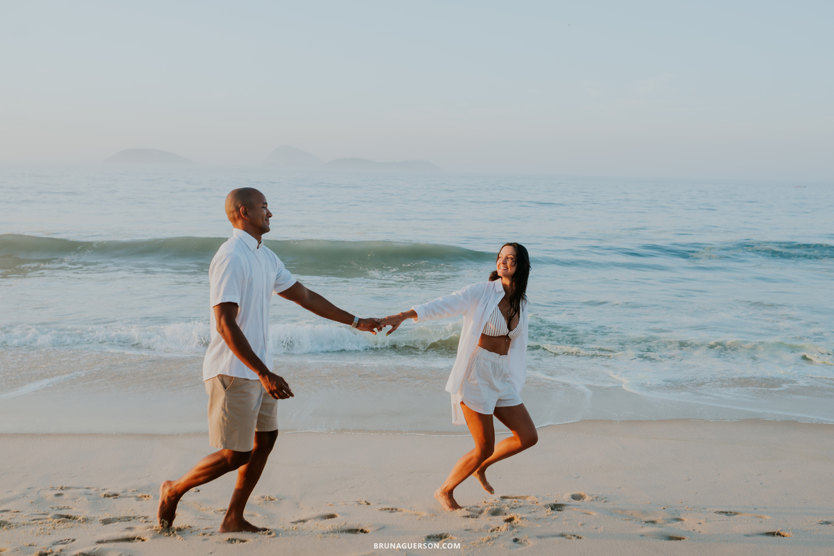 ensaio casal Rio de Janeiro praia Leblon amanhecer rj bruna guerson externo 