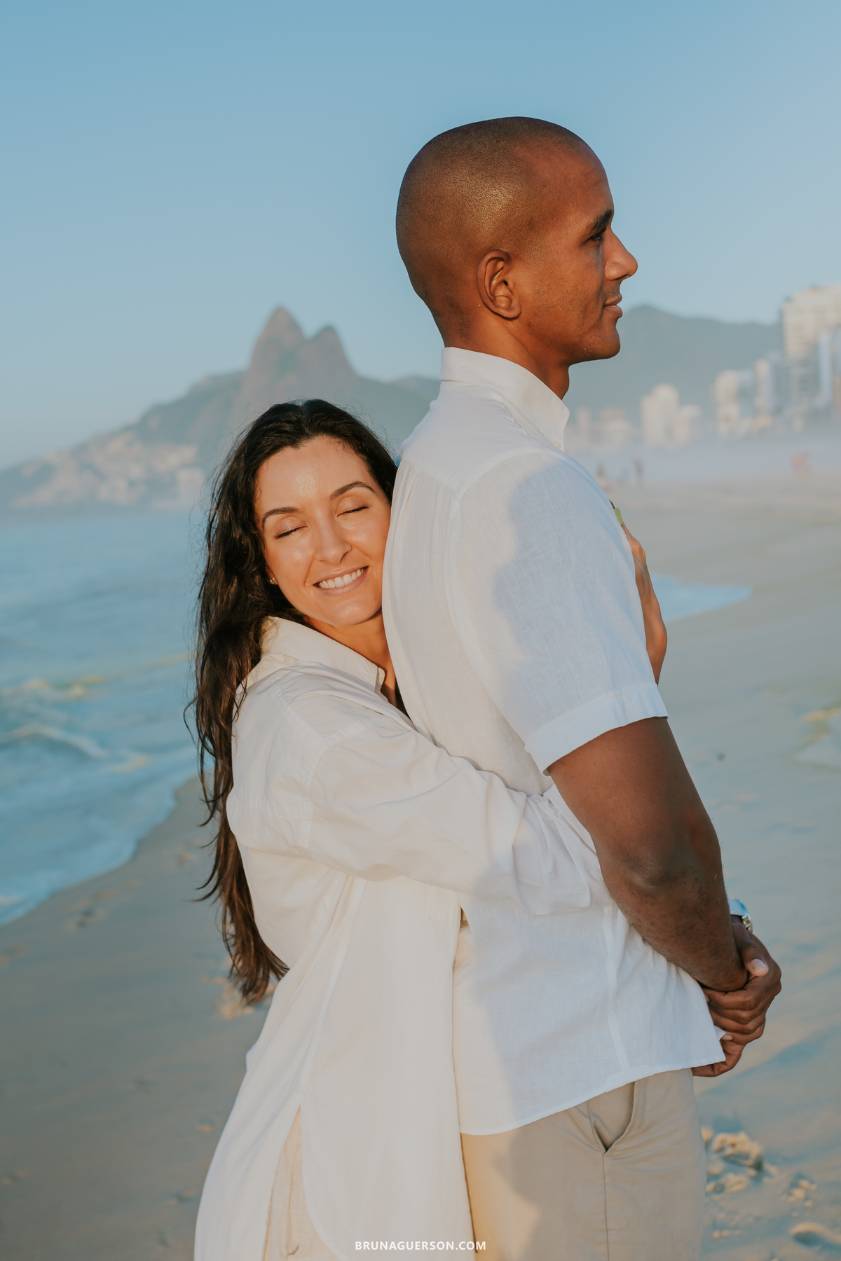 ensaio casal Rio de Janeiro praia Leblon amanhecer rj bruna guerson externo 