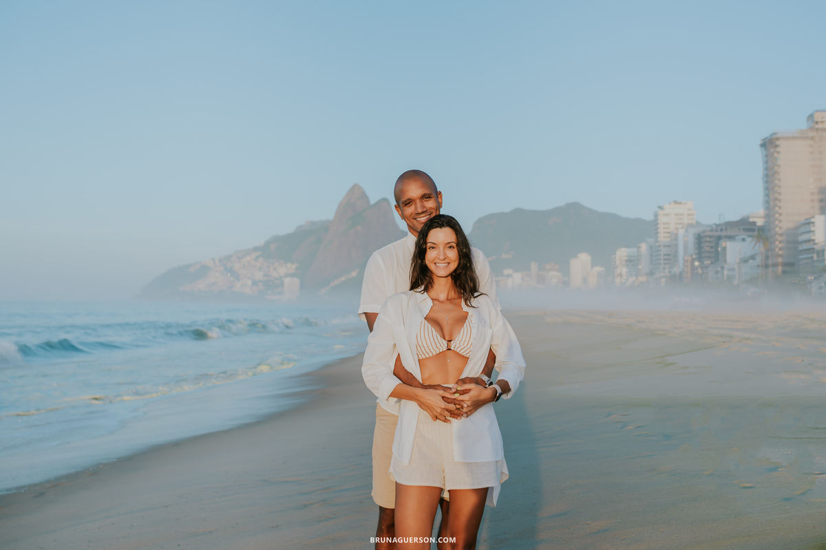 ensaio casal Rio de Janeiro praia Leblon amanhecer rj bruna guerson externo 