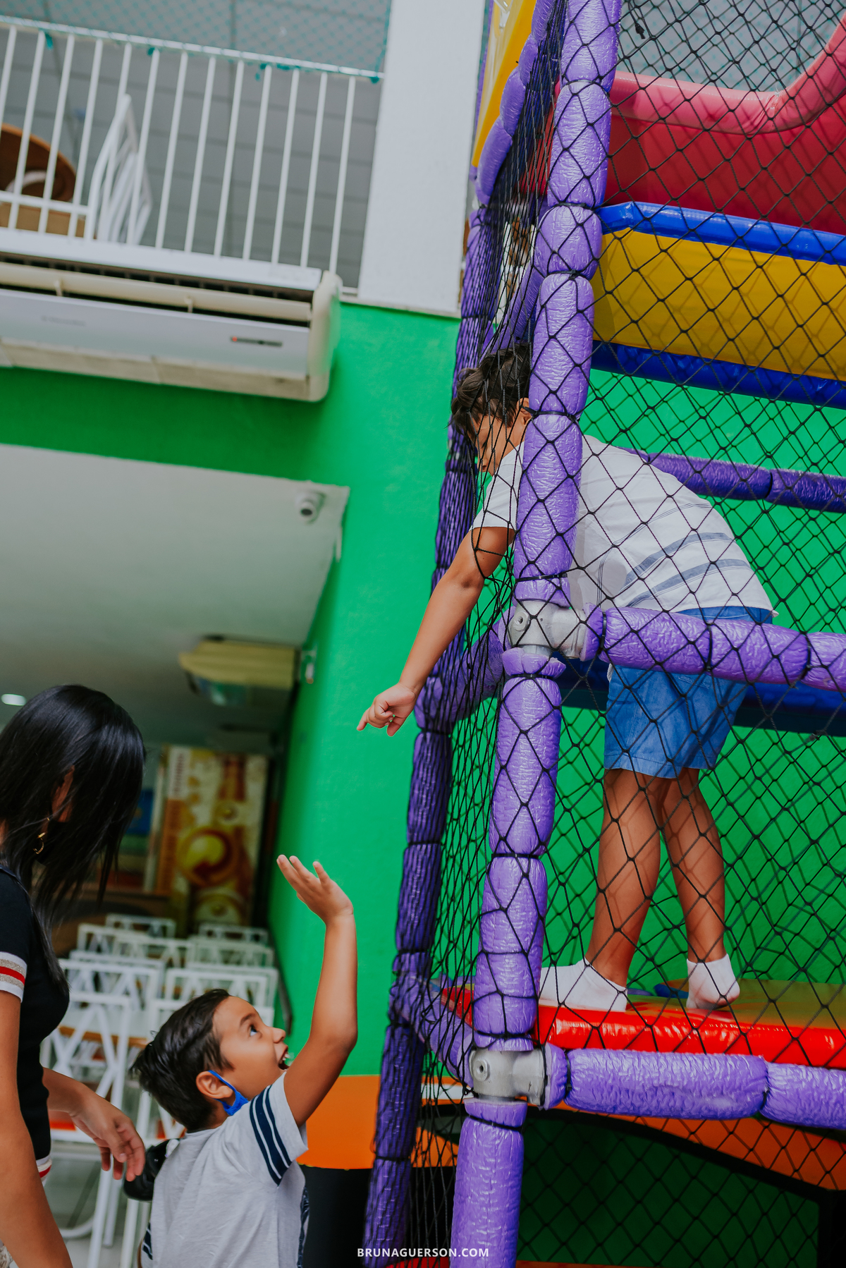 fotografia festa infantil casa de festas uau kids jacarapagua Rio de Janeiro rj fotografa 