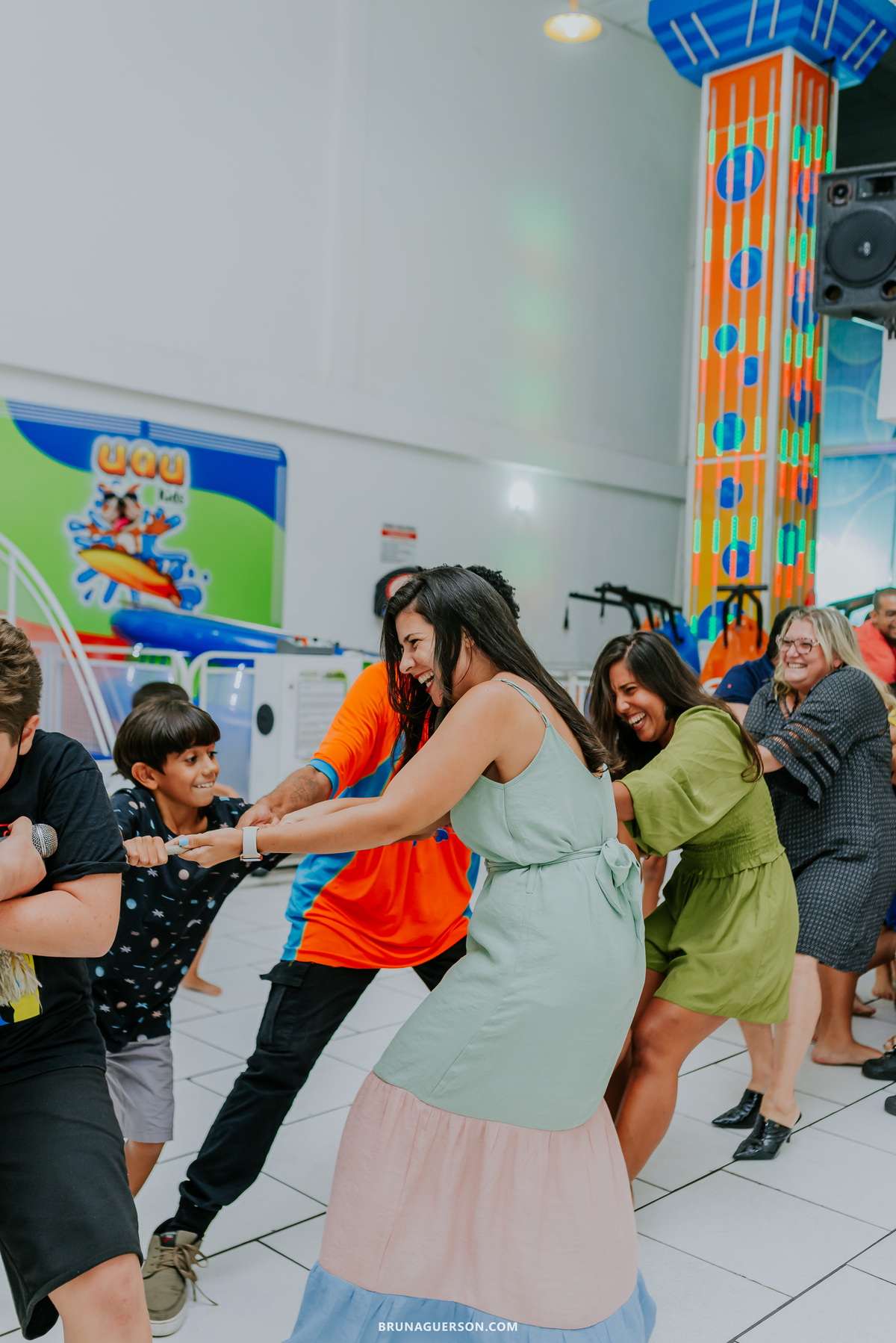 fotografia festa infantil casa de festas uau kids jacarapagua Rio de Janeiro rj fotografa 