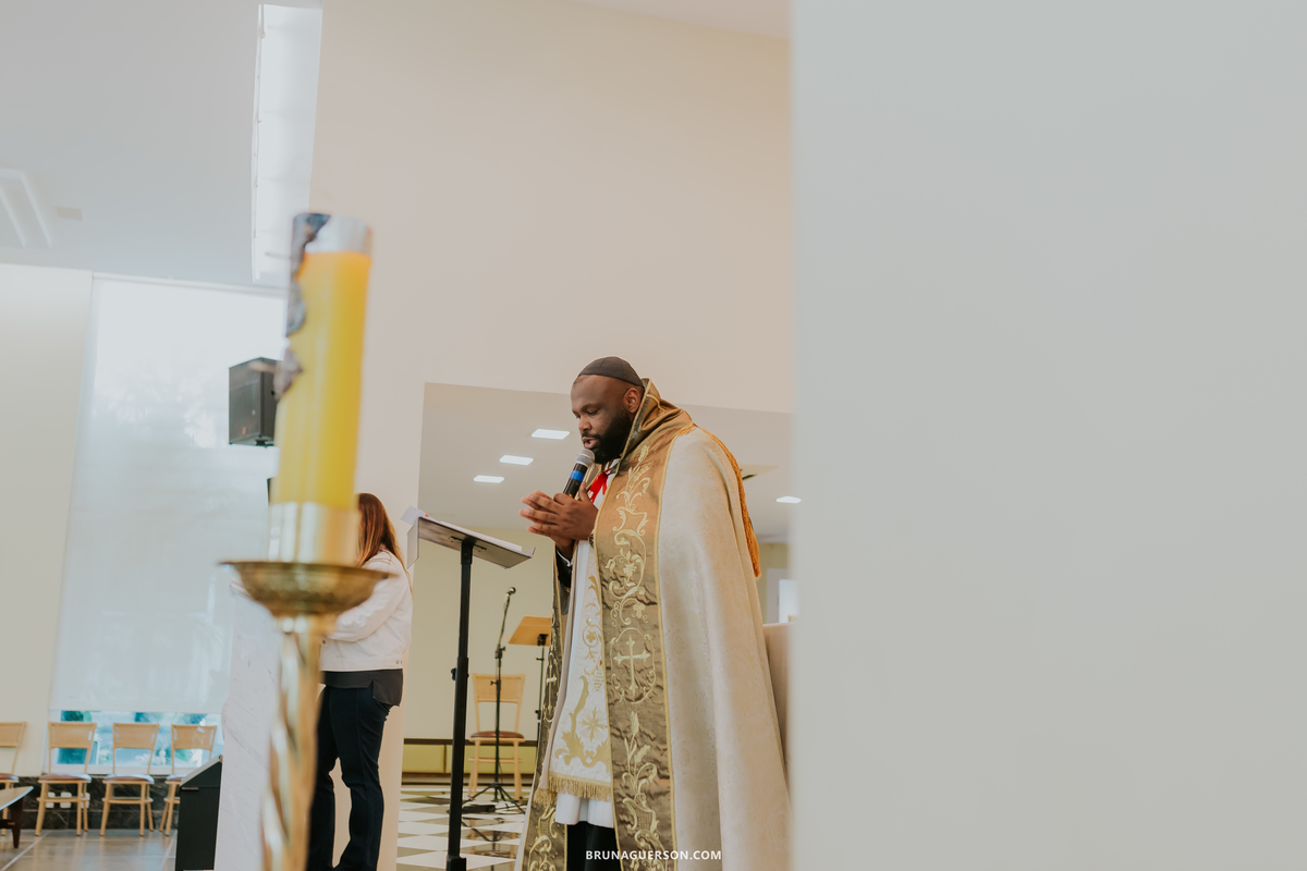 fotografia batizado batismo Rio de Janeiro paroquia santo Antonio da península rj gemeas