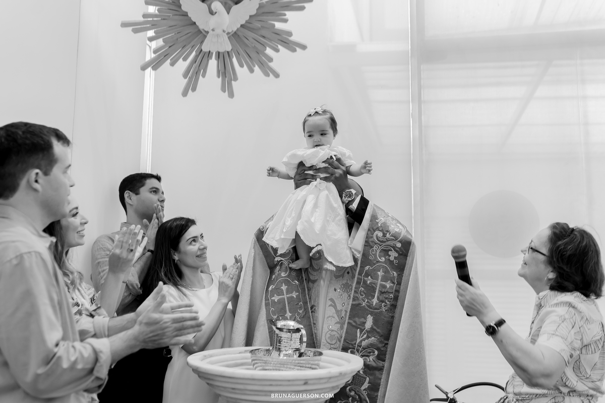 fotografia batizado batismo Rio de Janeiro paroquia santo Antonio da península rj gemeas