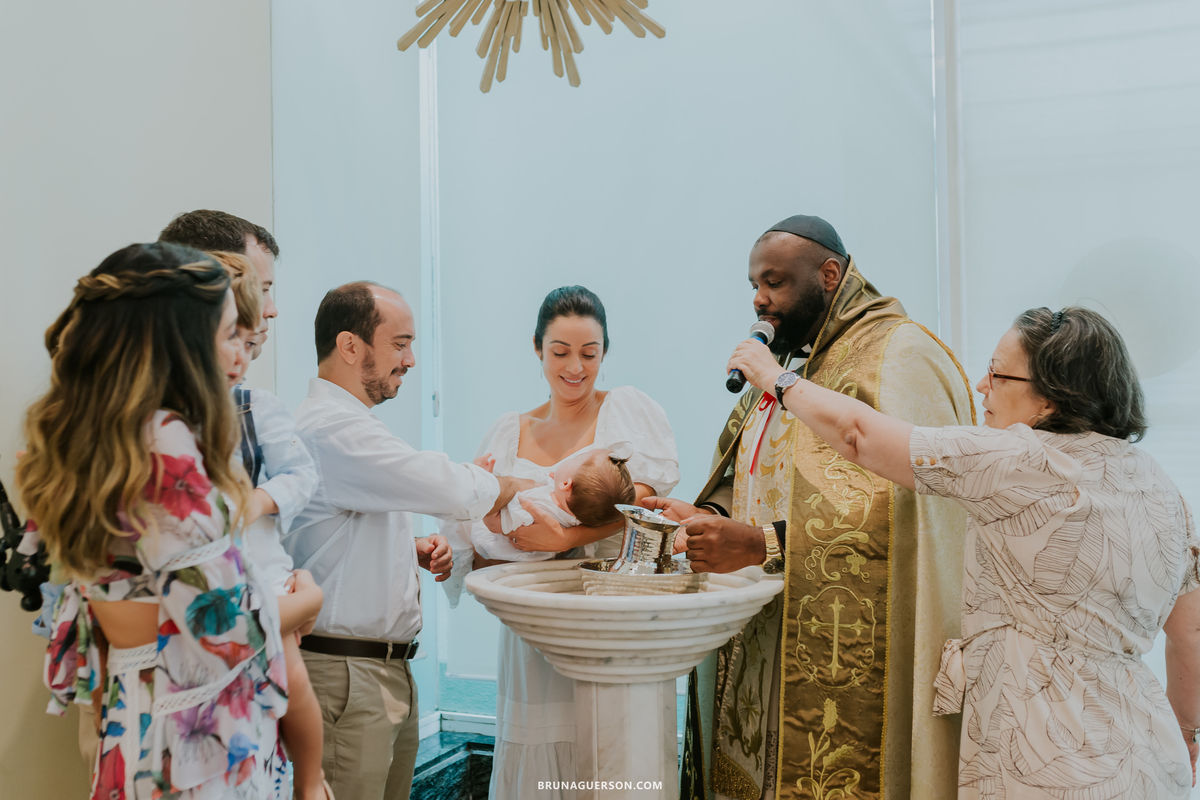fotografia batizado batismo Rio de Janeiro paroquia santo Antonio da península rj gemeas