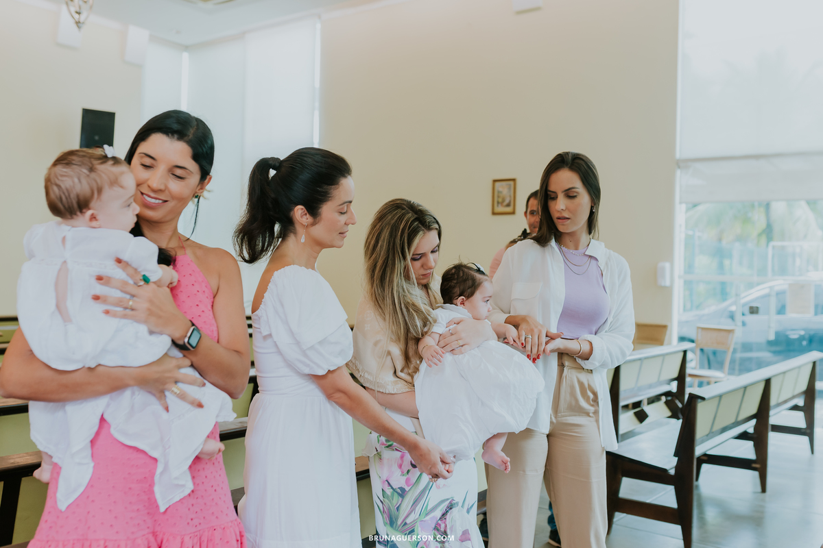 fotografia batizado batismo Rio de Janeiro paroquia santo Antonio da península rj gemeas