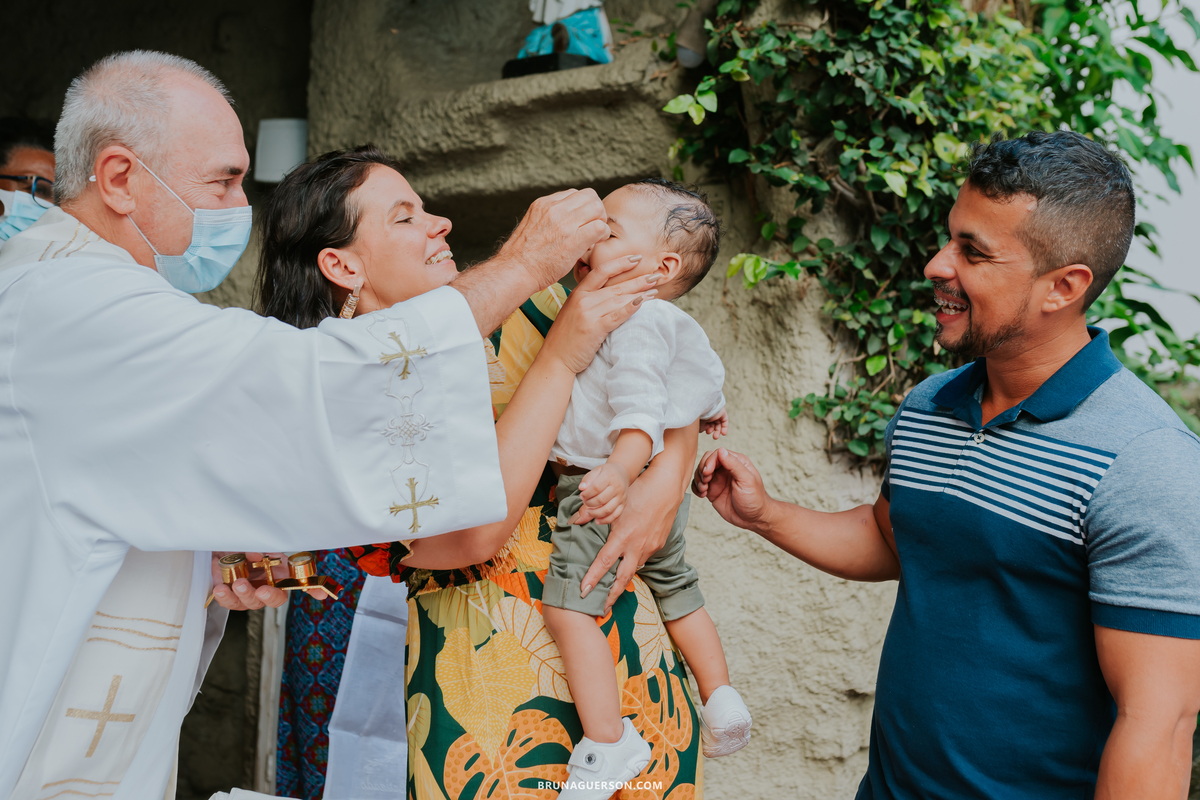 fotografia fotografa familia batizado batismo igreja capuchinhos gruta de lourdes Tijuca Rio de Janeiro 