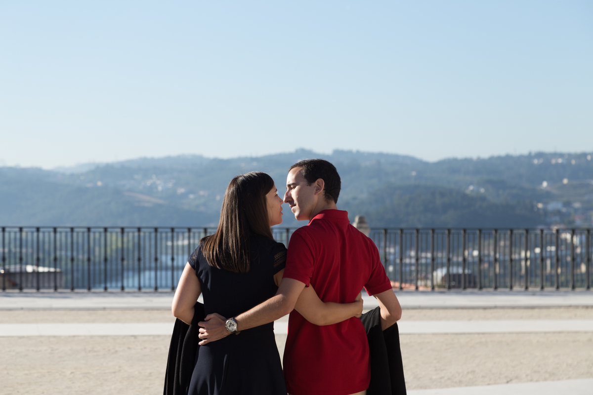 Sessão fotográfica romântica de solteiros em Coimbra