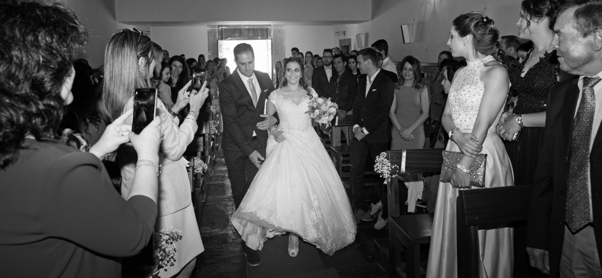 entrada da noiva na igreja