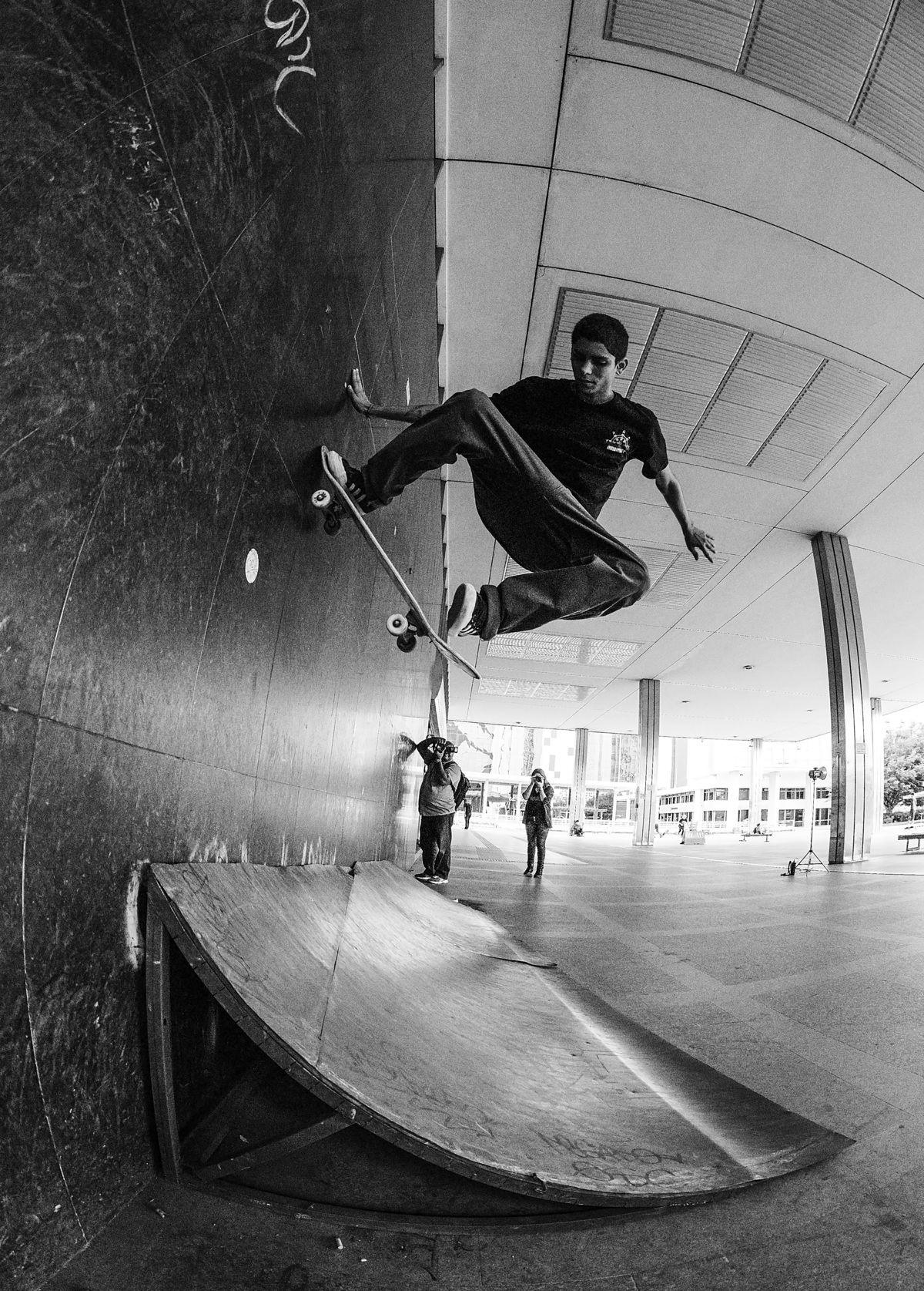 Arthur Ribeiro - Switch Wallride