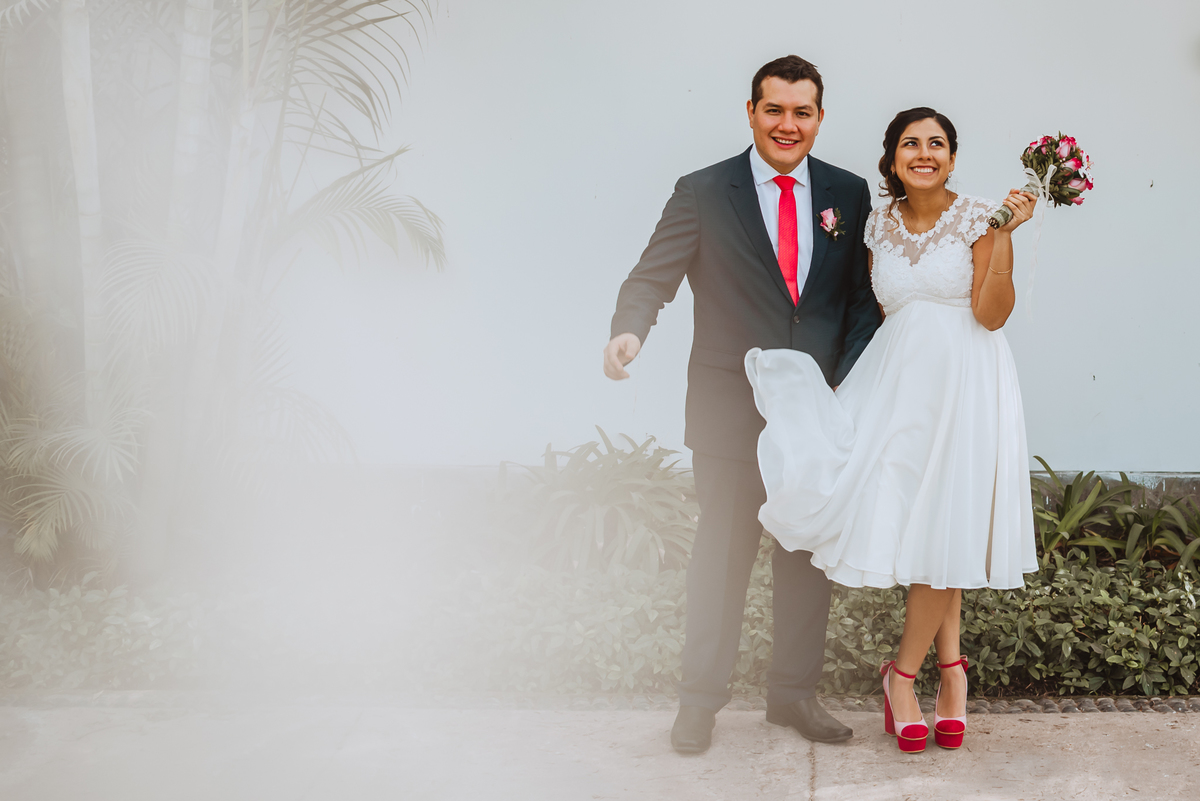 Boda matrimonio wedding novia novias novios previa maquillaje makeup preparativos feliz amor love ellos vestido zapatos dress fotografa fotografa de bodas peru argentina photographer bride husband baile primer baile dance pary fiesta gettindressed sesión 