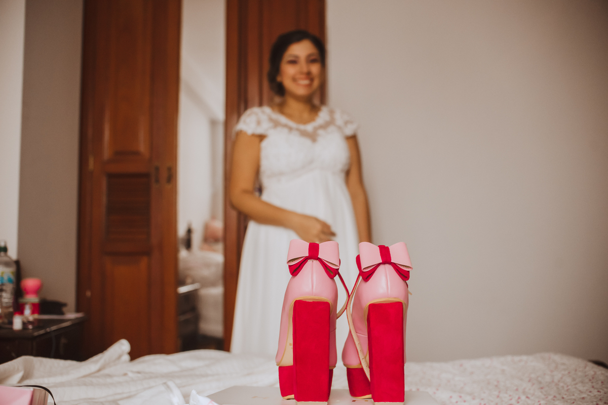 Boda matrimonio wedding novia novias novios previa maquillaje makeup preparativos feliz amor love ellos vestido zapatos dress fotografa fotografa de bodas peru argentina photographer bride husband baile primer baile dance pary fiesta gettindressed