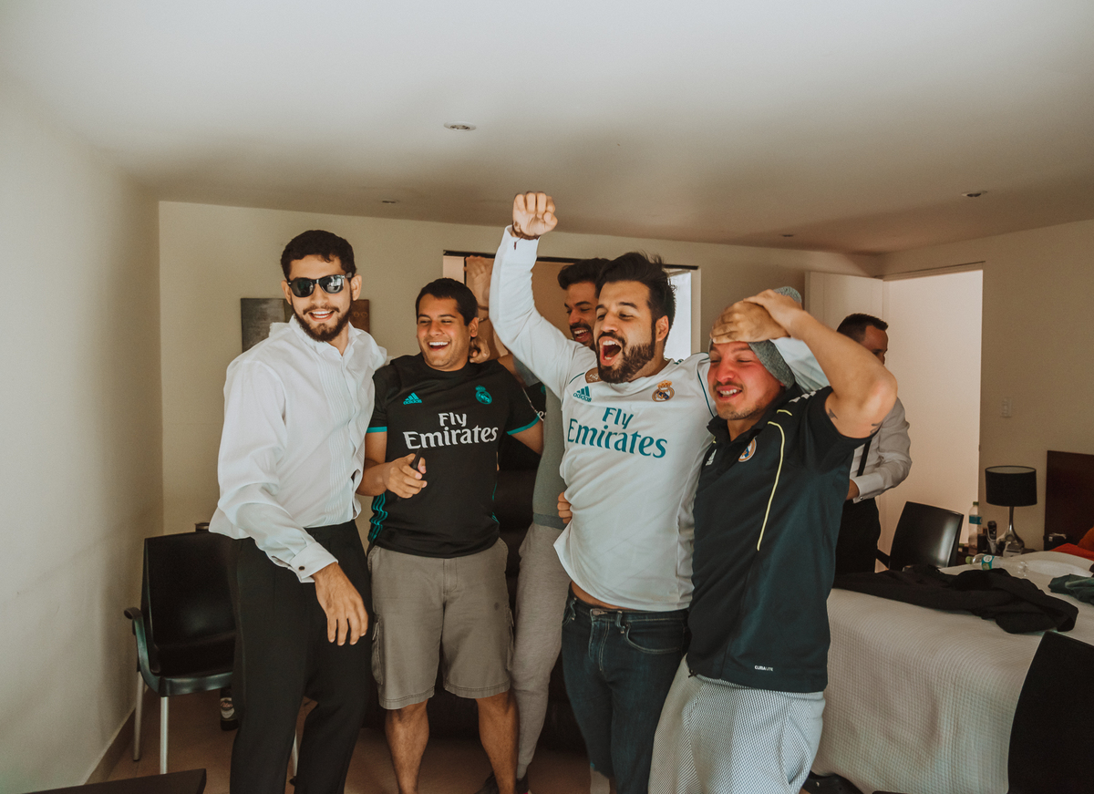 Boda matrimonio wedding novia novias novios previa maquillaje makeup preparativos feliz amor love ellos vestido zapatos dress fotografa fotografa de bodas peru argentina photographer bride husband baile primer baile dance pary fiesta gettindressed sesión 