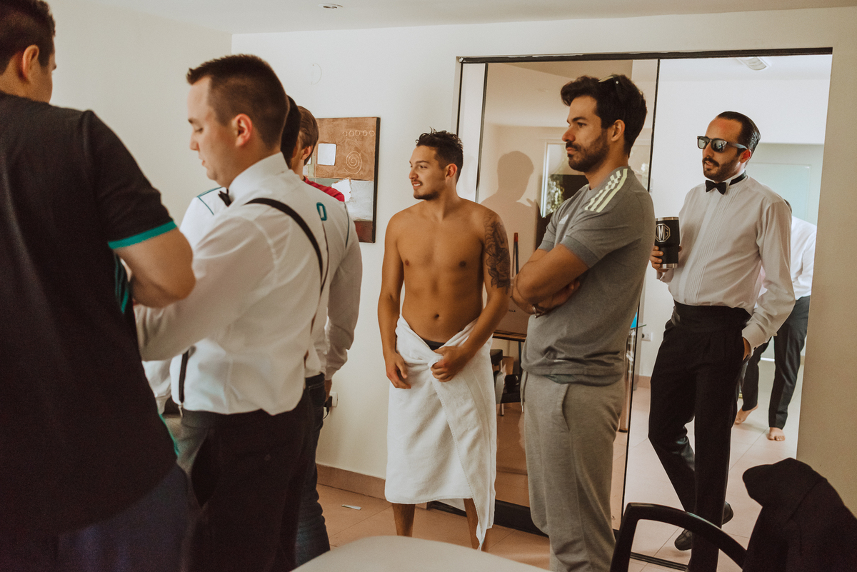 Boda matrimonio wedding novia novias novios previa maquillaje makeup preparativos feliz amor love ellos vestido zapatos dress fotografa fotografa de bodas peru argentina photographer bride husband baile primer baile dance pary fiesta gettindressed sesión 