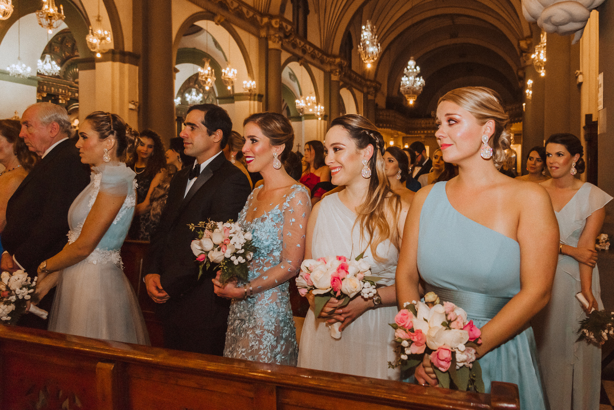 Boda matrimonio wedding novia novias novios previa maquillaje makeup preparativos feliz amor love ellos vestido zapatos dress fotografa fotografa de bodas peru argentina photographer bride husband baile primer baile dance pary fiesta gettindressed sesión 