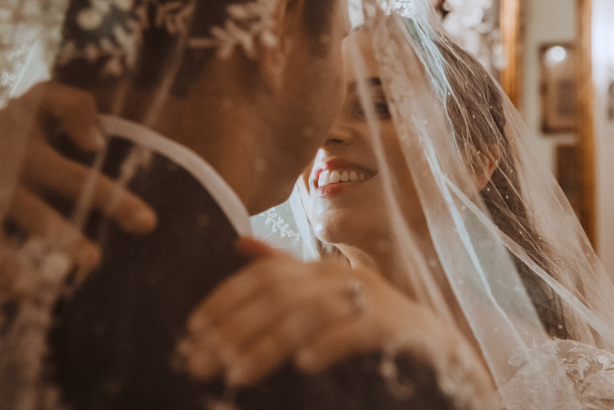 Boda matrimonio wedding novia novias novios previa maquillaje makeup preparativos feliz amor love ellos vestido zapatos dress fotografa fotografa de bodas peru argentina photographer bride husband baile primer baile dance pary fiesta gettindressed sesión 