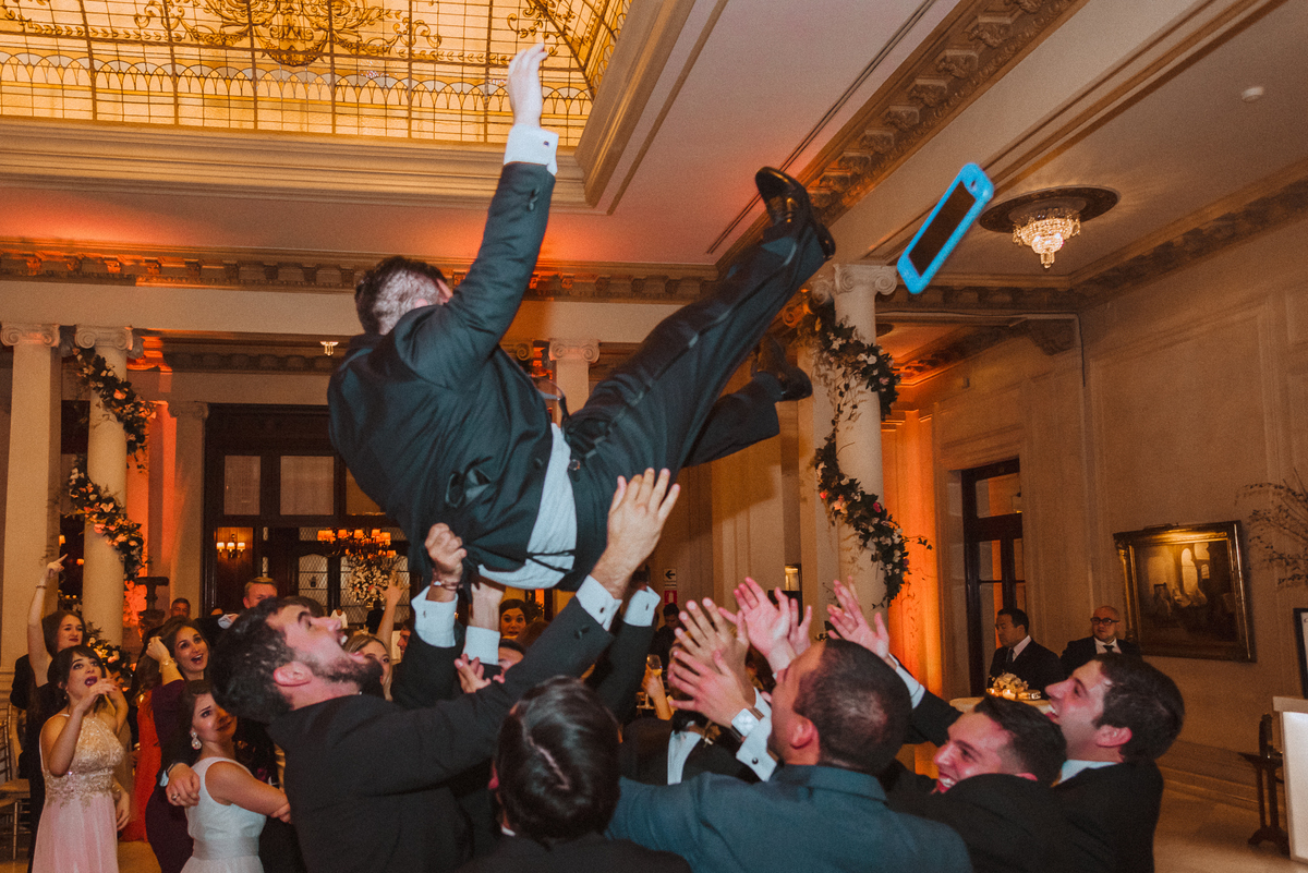 Boda matrimonio wedding novia novias novios previa maquillaje makeup preparativos feliz amor love ellos vestido zapatos dress fotografa fotografa de bodas peru argentina photographer bride husband baile primer baile dance pary fiesta gettindressed sesión 