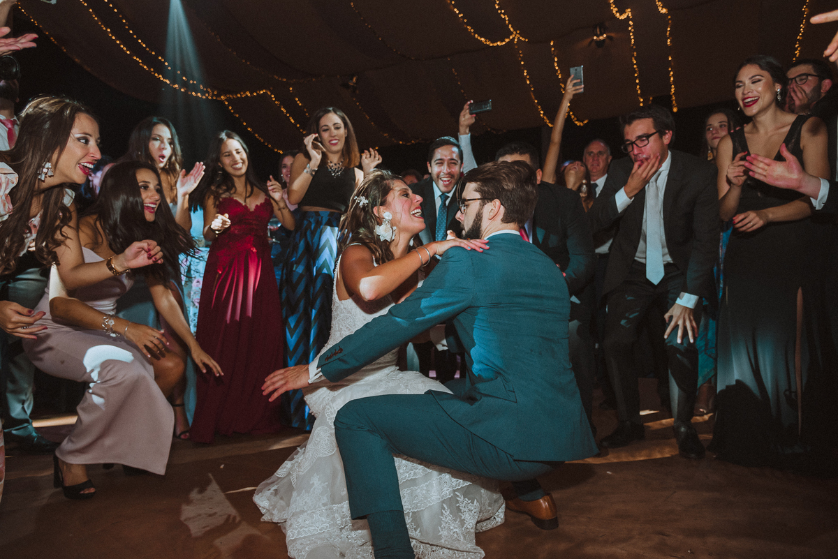 Boda matrimonio wedding novia novias novios previa maquillaje makeup preparativos feliz amor love  vestido zapatos dress fotografa fotografa de bodas peru argentina photographer bride husband baile primer baile dance pary fiesta  sesión fotos amigos 