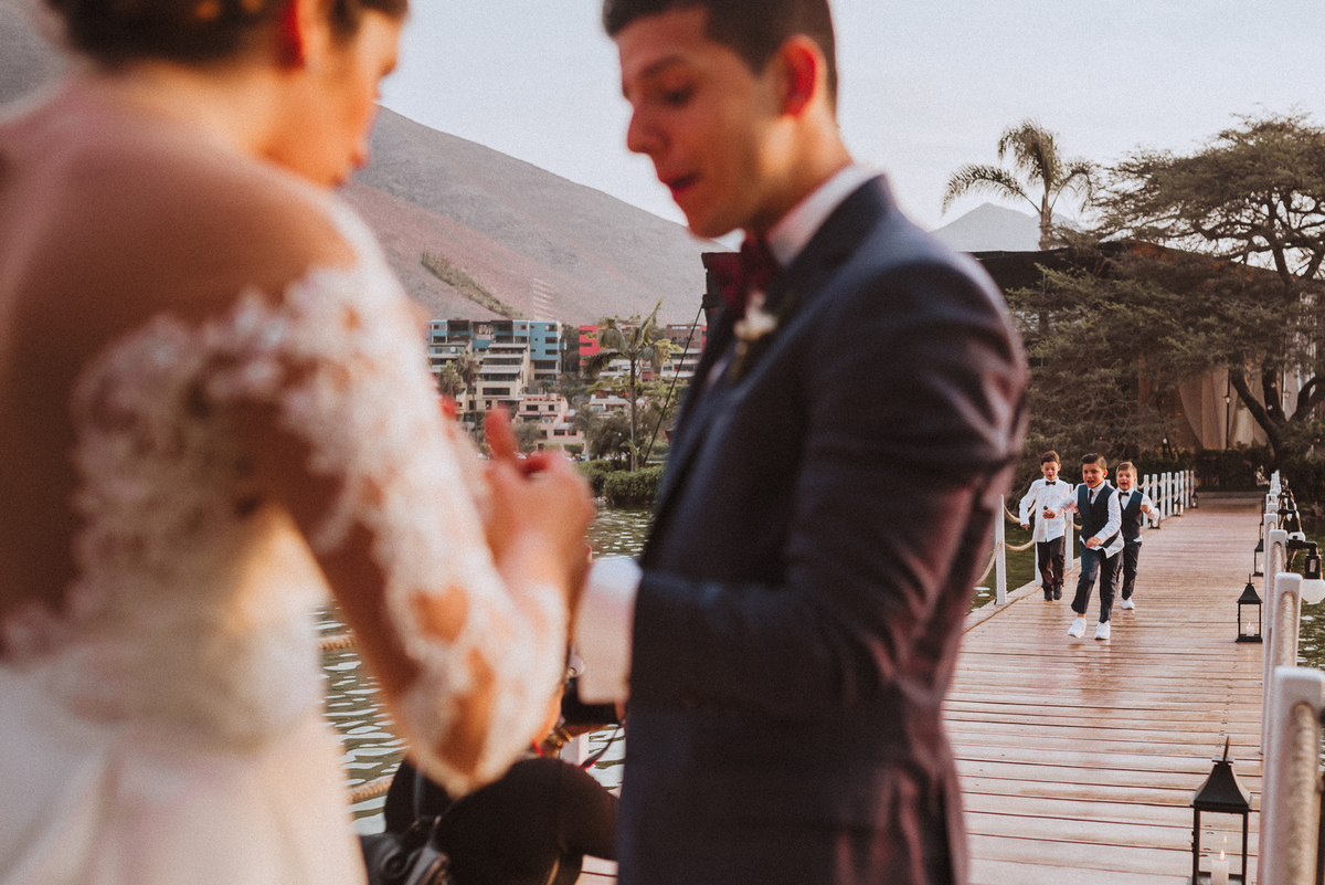 Boda matrimonio wedding novia novias novios previa  makeup preparativos feliz amor love  vestido zapatos dress alejandra ramos fotografa de bodas peru argentina photographer bride husband baile primer baile dance pary fiesta  sesión fotos amigos 