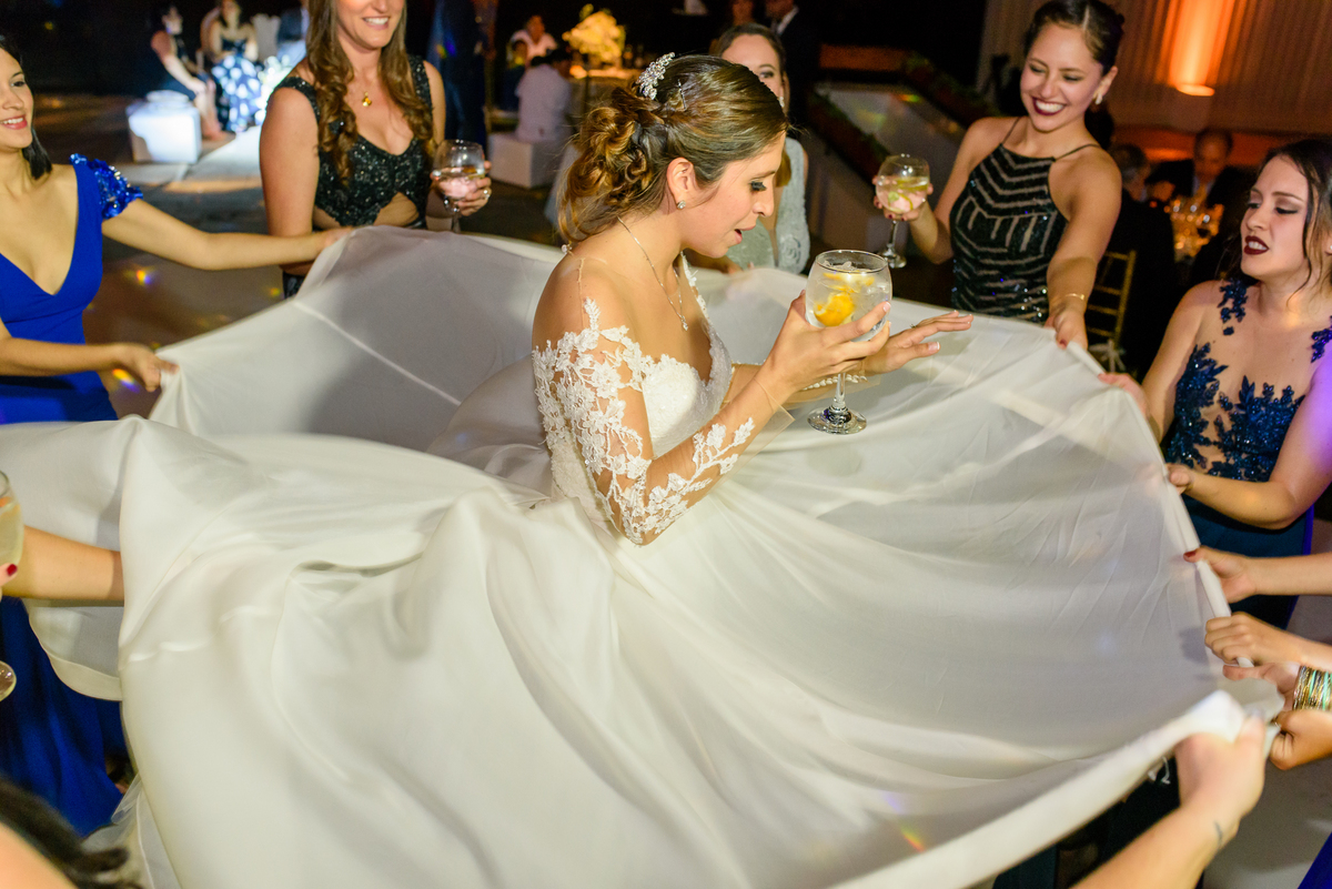 Boda matrimonio wedding novia novias novios previa maquillaje makeup preparativos feliz amor love  vestido zapatos dress fotografa fotografa de bodas peru argentina photographer bride husband baile primer baile dance pary fiesta  sesión fotos amigos 