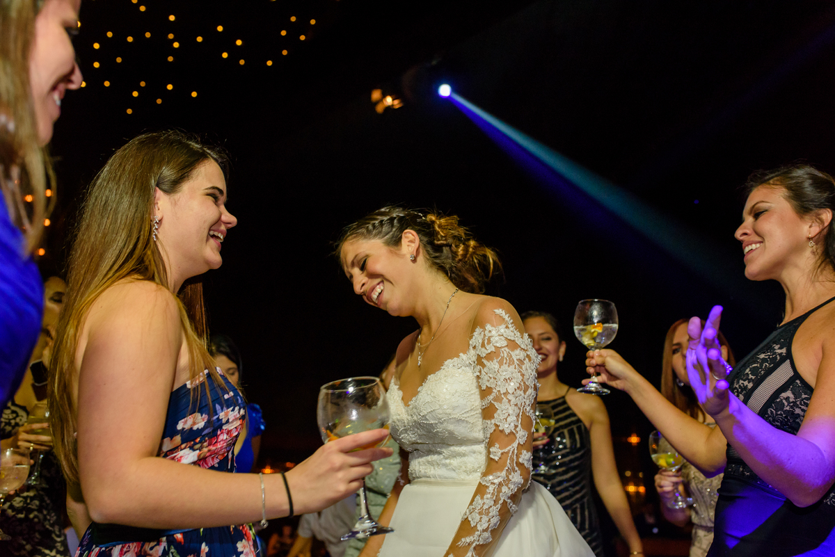 Boda matrimonio wedding novia novias novios previa alejandra ramos preparativos feliz amor love  vestido zapatos dress fotografa fotografa de bodas peru argentina photographer bride husband baile primer baile dance pary fiesta  sesión fotos amigos 