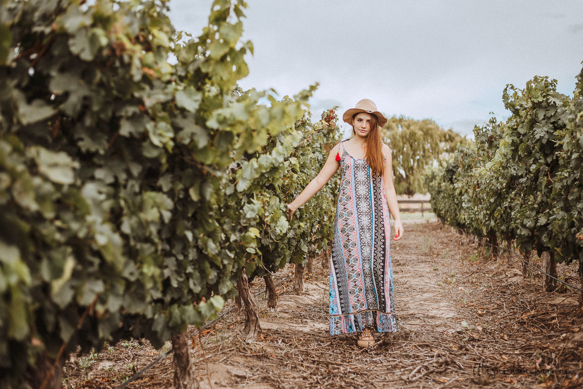 Retrato portrait bella sesión fotos fotografa joven buena paisaje alejandra ramos argentina salta peru lima soñada photography photo sesión exterior ella chicas chicos feliz amor love fotografía fotógrafos libre 