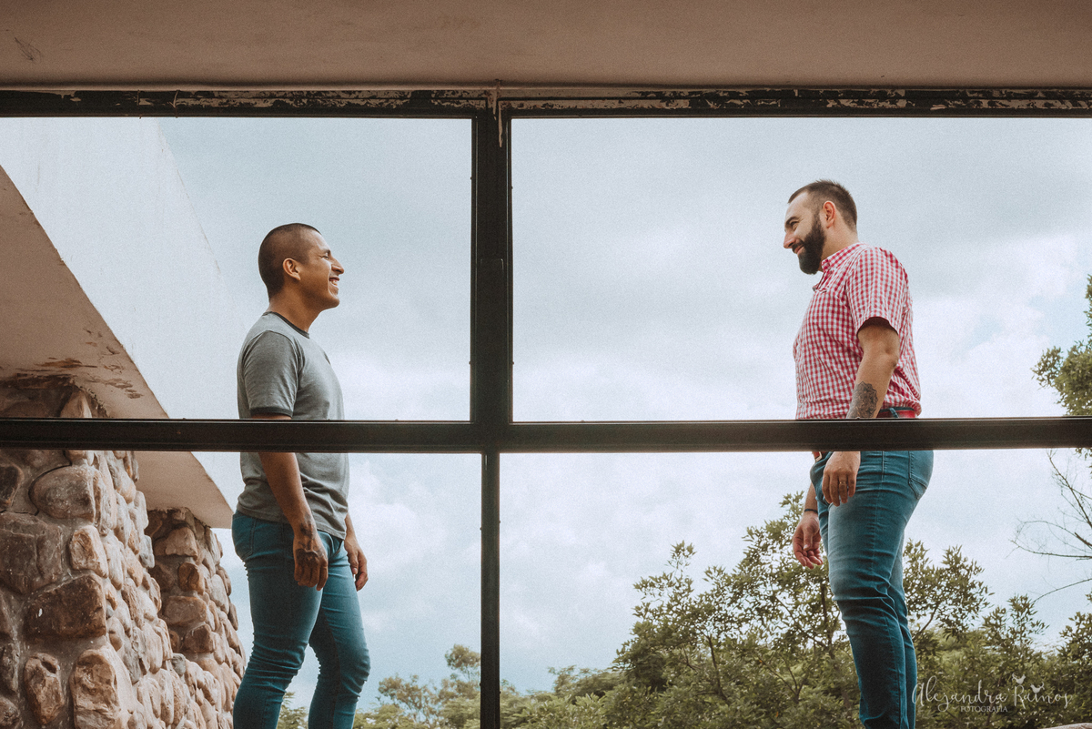 Retrato portrait bella sesión fotos fotografa joven buena paisaje argentina salta peru lima soñada photography photo sesión exterior  chicos feliz amor love fotografía fotógrafos libre gay igualdad sexo novios pareja juntos