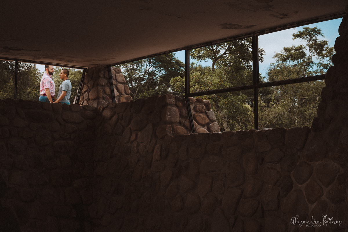 Retrato portrait bella sesión fotos fotografa joven buena paisaje argentina salta peru lima soñada photography photo sesión exterior  chicos feliz amor love fotografía fotógrafos libre gay igualdad sexo novios pareja juntos