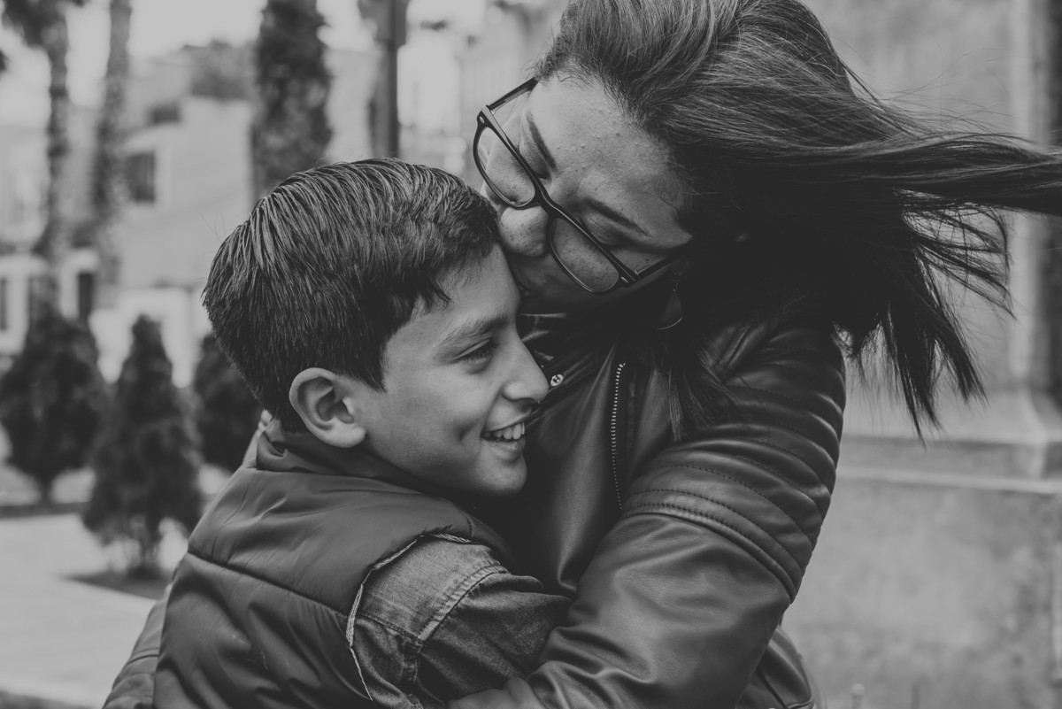 Sesión familia familiar amor padres madres love family session peru argentina barranco exterior perfecta fotografías foto  hijo madre padre
