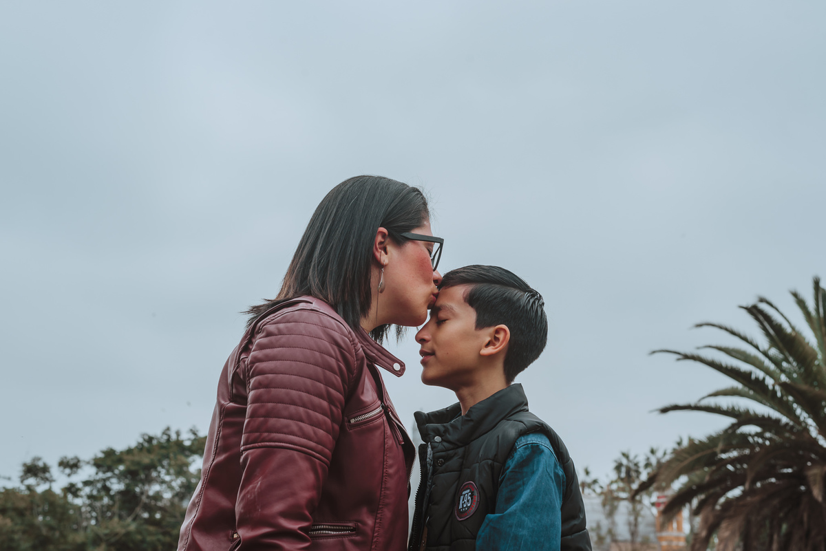 Sesión familia familiar amor padres madres love family  alejandra ramos session peru argentina barranco exterior  retratosperfecta fotografías foto 