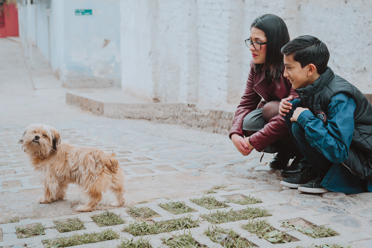 alejandra ramos fotografia capturando felicidad amor padres sesion familiar familia mascota