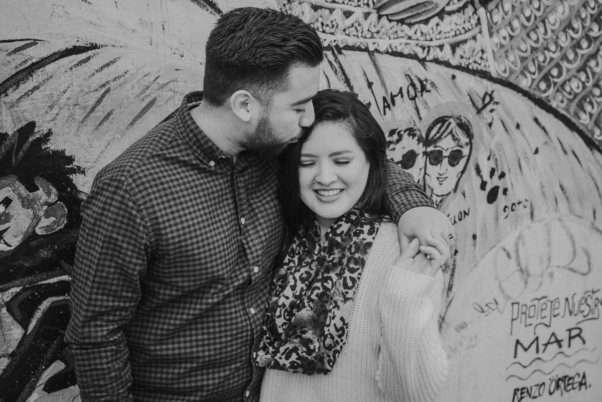 fotografia en blanco y negro sesion de novios de estados unidos en lima peru barranco fotografa de novios esposos y bodas love