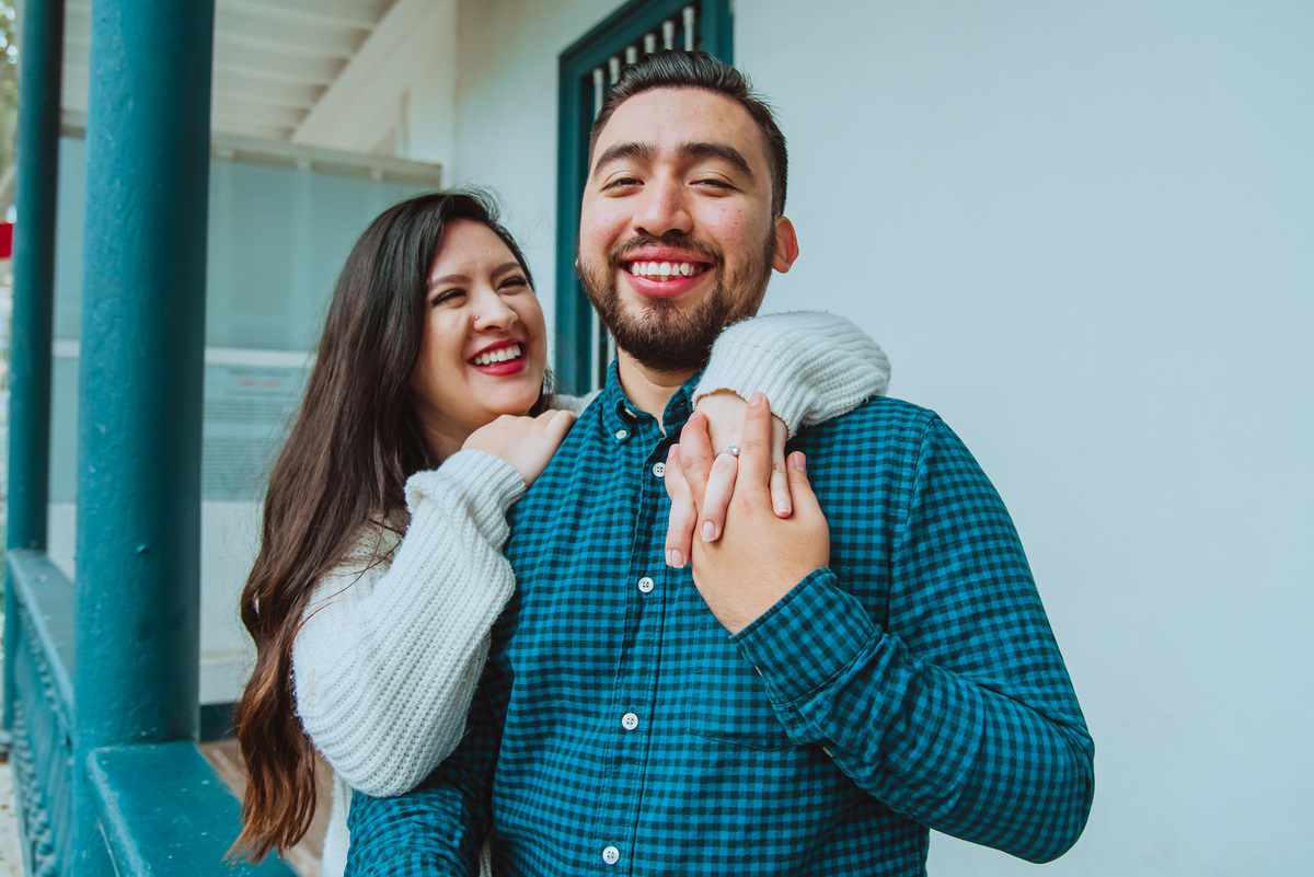 felices los dos sesion de novios comprometidos fotografa de novios de bodas en lima peru 