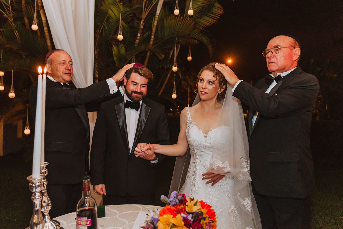 bendicion de los padres a los novios boda judia union fotografa de bodas  