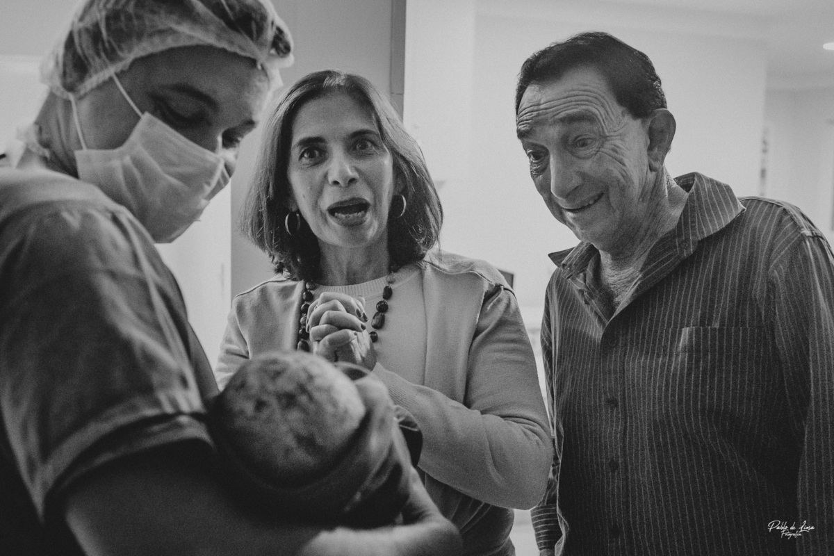 e os avós babam e babam até não aguentar mais , lembrando que também estão novos na arte de ser avós babões 