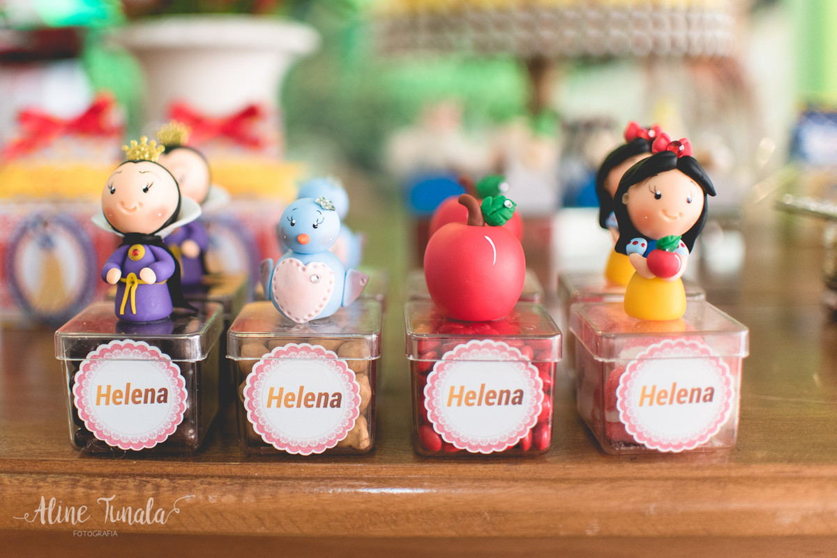 lembrancinhas personalizadas de biscuit branca de neve cachoeiro de itapemirim